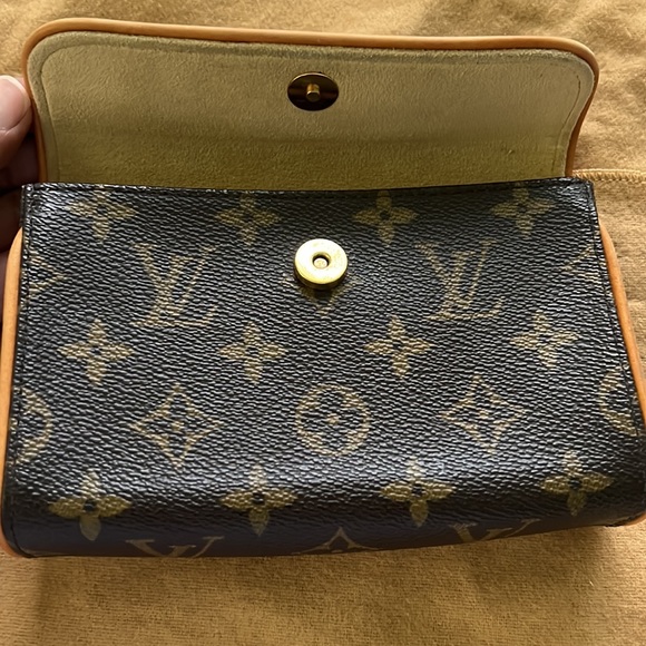 LOUIS VUITTON: Florentine Pochette Monogram w/o Belt - Picture 5 of 9